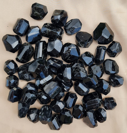 Tourmaline Noire – Pierre Roulée – Énergie Protectrice et Purifiante