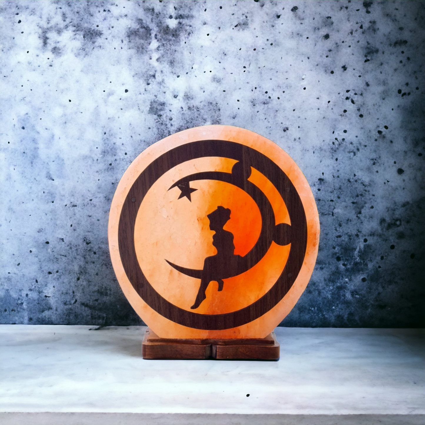 Lampe de sel rose de l'Himalaya 3D : La fée et la Lune (Taille L avec variateur de lumière)